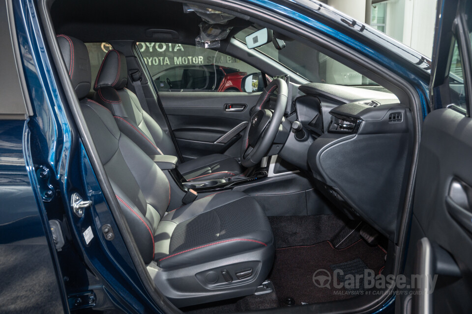 Toyota Corolla Cross XG10 Facelift (2024) Interior