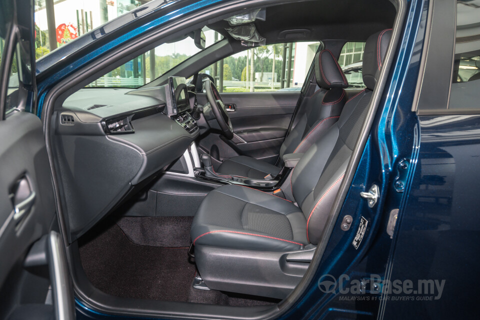 Toyota Corolla Cross XG10 Facelift (2024) Interior