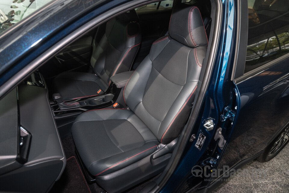 Toyota Corolla Cross XG10 Facelift (2024) Interior