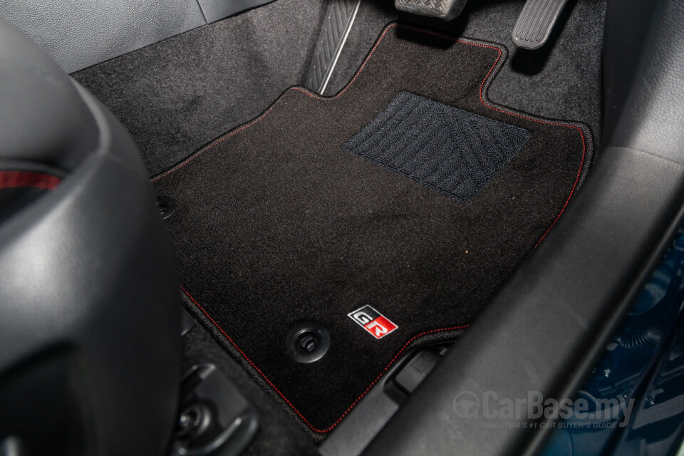 Toyota Corolla Cross XG10 Facelift (2024) Interior