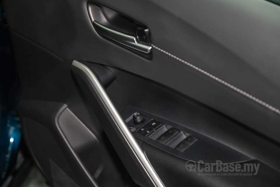 Toyota Corolla Cross XG10 Facelift (2024) Interior