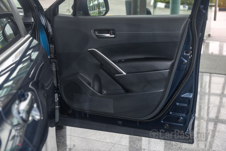 Toyota Corolla Cross XG10 Facelift (2024) Interior