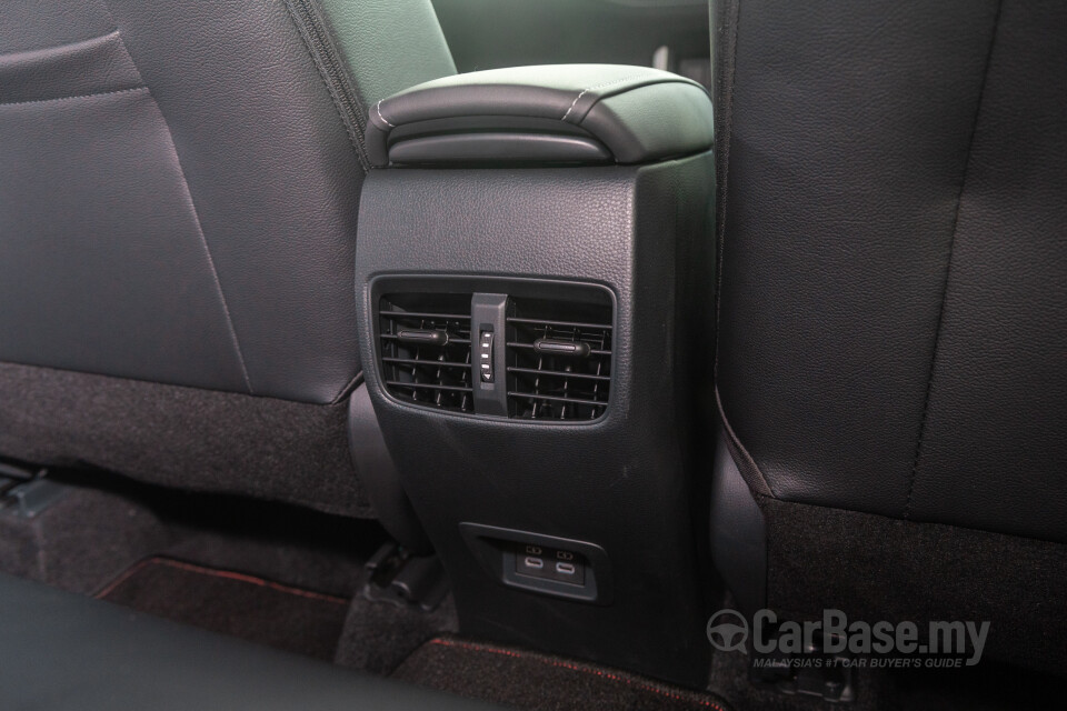 Toyota Corolla Cross XG10 Facelift (2024) Interior