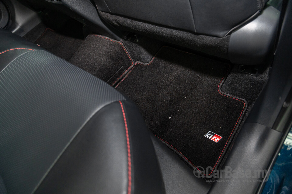 Toyota Corolla Cross XG10 Facelift (2024) Interior