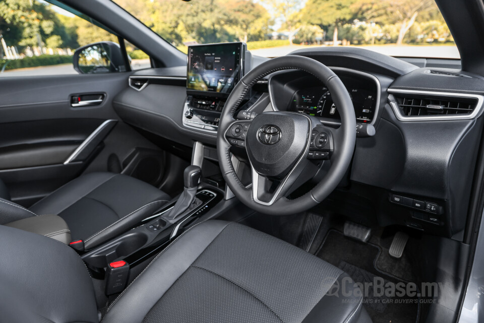 Toyota Corolla Cross XG10 Facelift (2024) Interior
