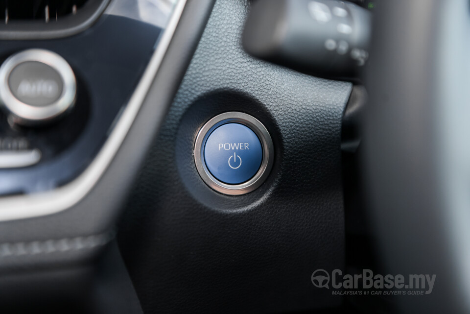 Toyota Corolla Cross XG10 Facelift (2024) Interior