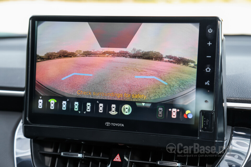 Toyota Corolla Cross XG10 Facelift (2024) Interior