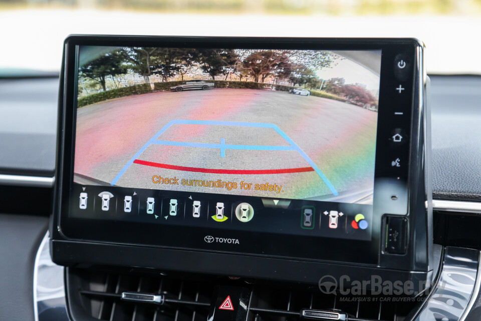 Toyota Corolla Cross XG10 Facelift (2024) Interior