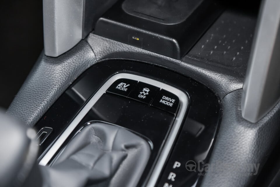 Toyota Corolla Cross XG10 Facelift (2024) Interior