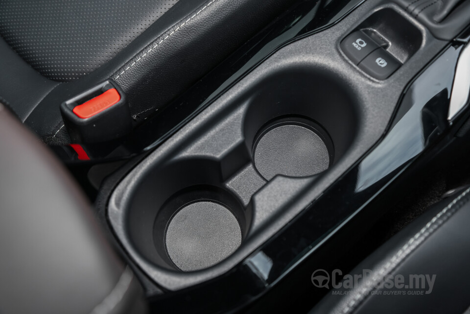 Toyota Corolla Cross XG10 Facelift (2024) Interior