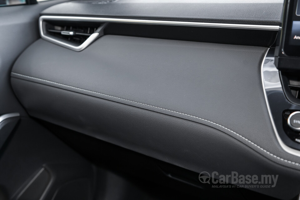 Toyota Corolla Cross XG10 Facelift (2024) Interior