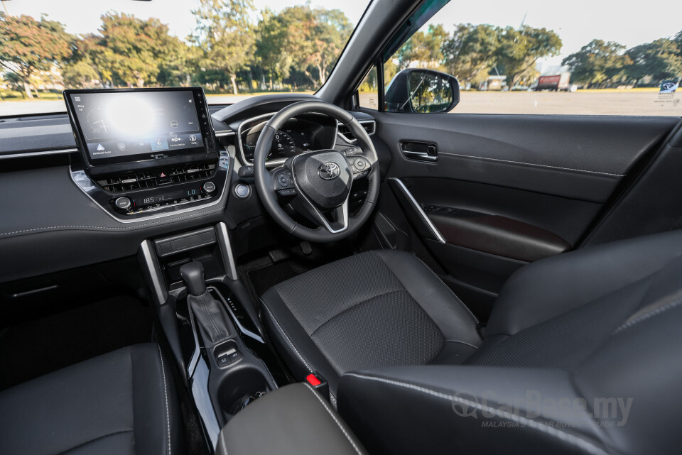 Toyota Corolla Cross XG10 Facelift (2024) Interior