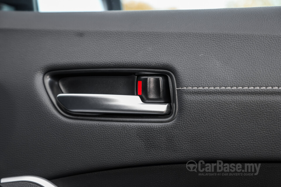 Toyota Corolla Cross XG10 Facelift (2024) Interior