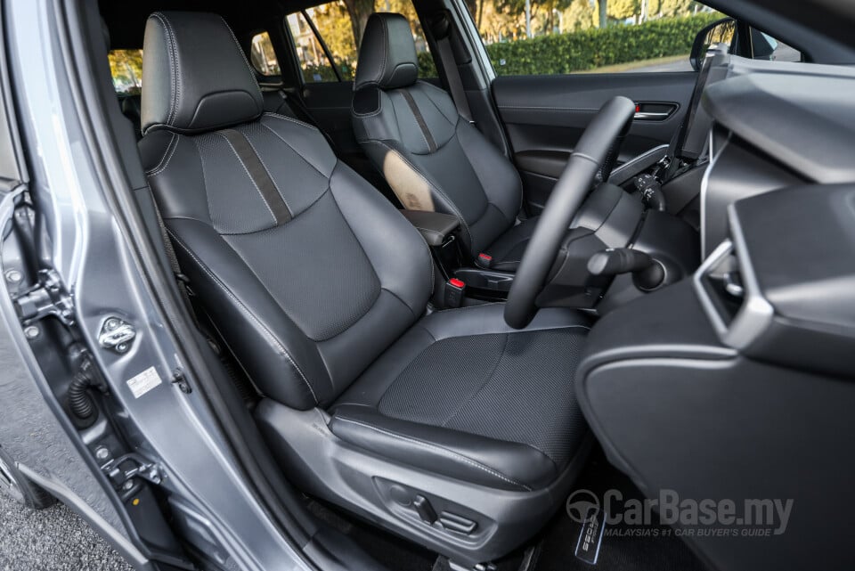 Toyota Corolla Cross XG10 Facelift (2024) Interior