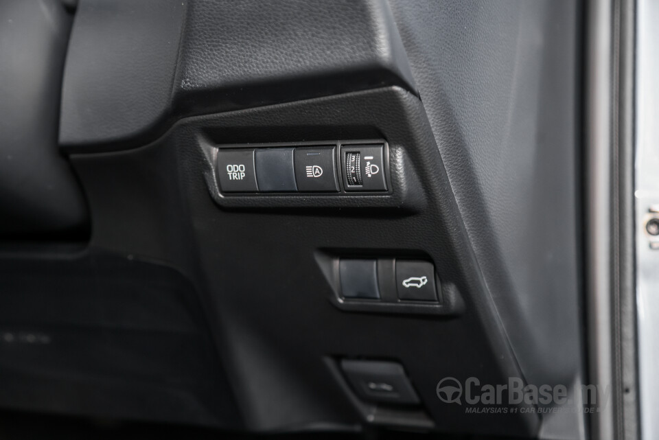 Toyota Corolla Cross XG10 Facelift (2024) Interior