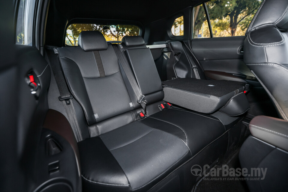 Toyota Corolla Cross XG10 Facelift (2024) Interior