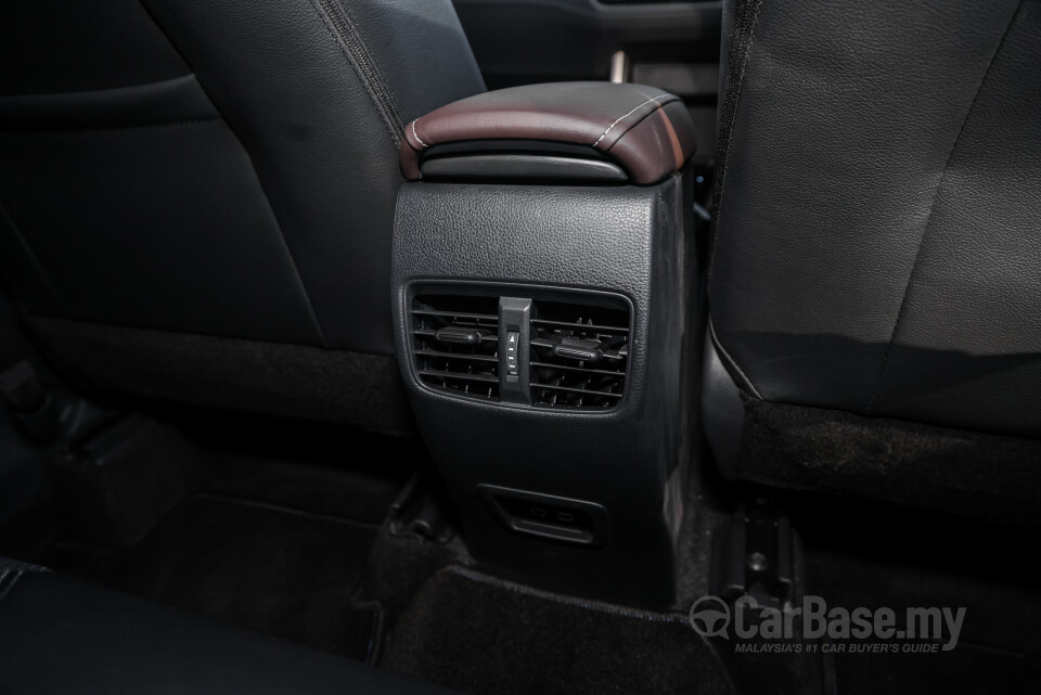 Toyota Corolla Cross XG10 Facelift (2024) Interior