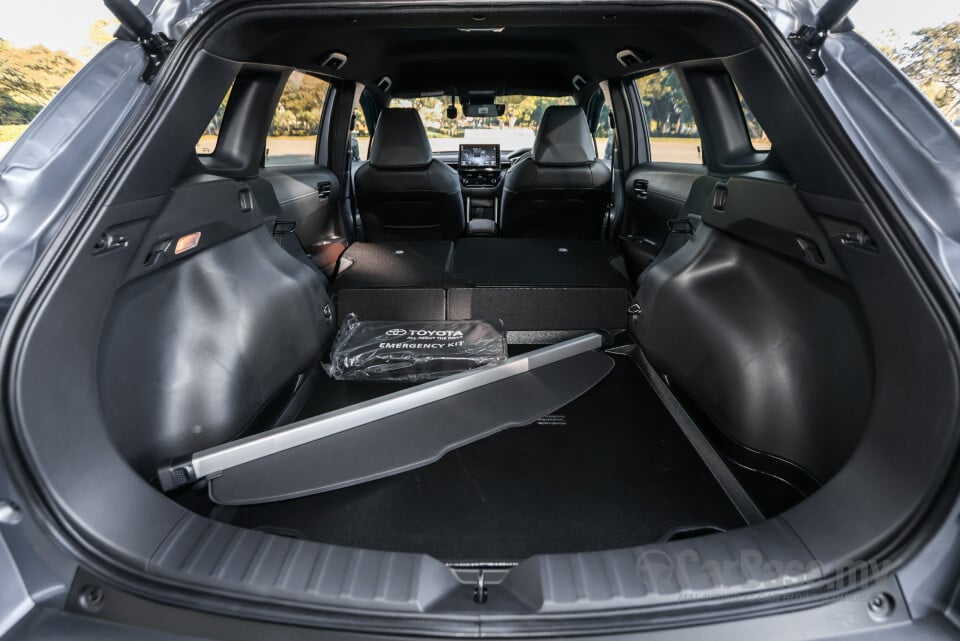 Toyota Corolla Cross XG10 Facelift (2024) Interior