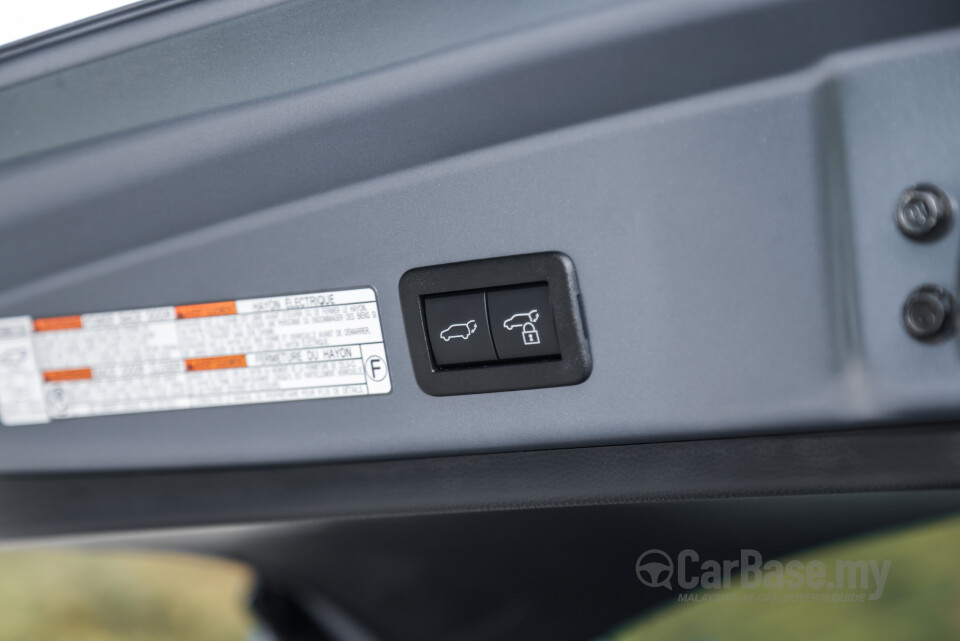 Toyota Corolla Cross XG10 Facelift (2024) Interior