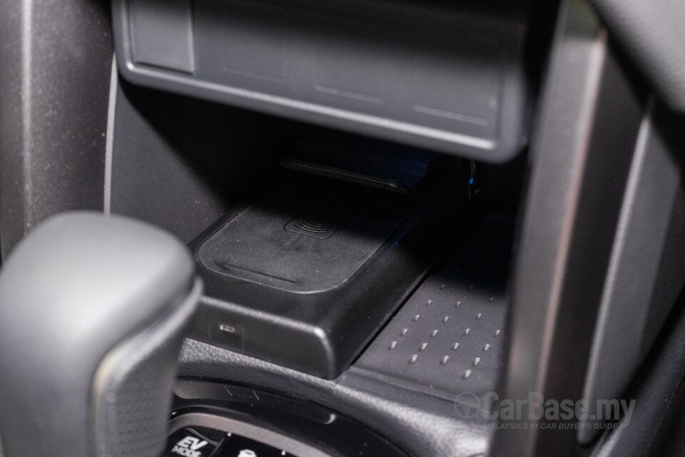Toyota Corolla Cross XG10 Facelift (2024) Interior