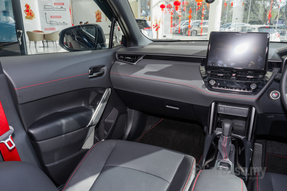 Toyota Corolla Cross XG10 Facelift (2024) Interior