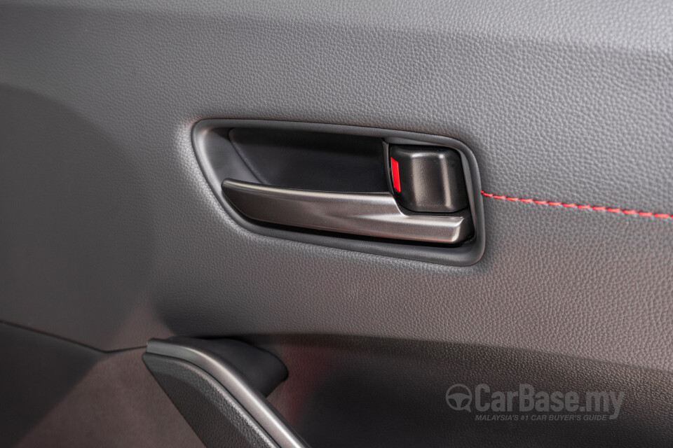 Toyota Corolla Cross XG10 Facelift (2024) Interior