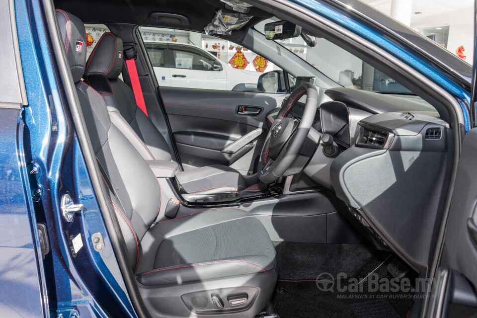 Toyota Corolla Cross XG10 Facelift (2024) Interior