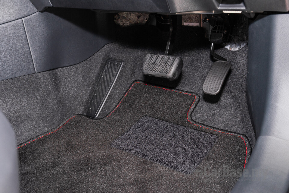 Toyota Corolla Cross XG10 Facelift (2024) Interior