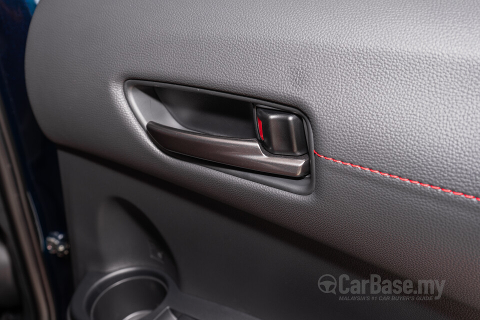 Toyota Corolla Cross XG10 Facelift (2024) Interior