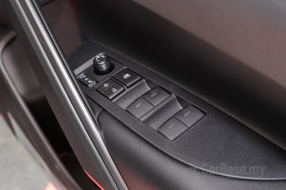 Toyota Corolla Cross XG10 Facelift (2024) Interior