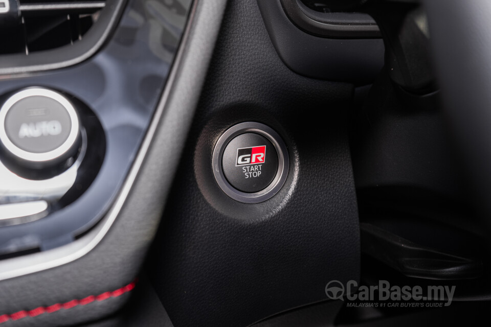 Toyota Corolla Cross XG10 Facelift (2024) Interior