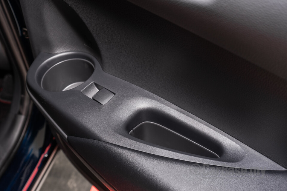 Toyota Corolla Cross XG10 Facelift (2024) Interior