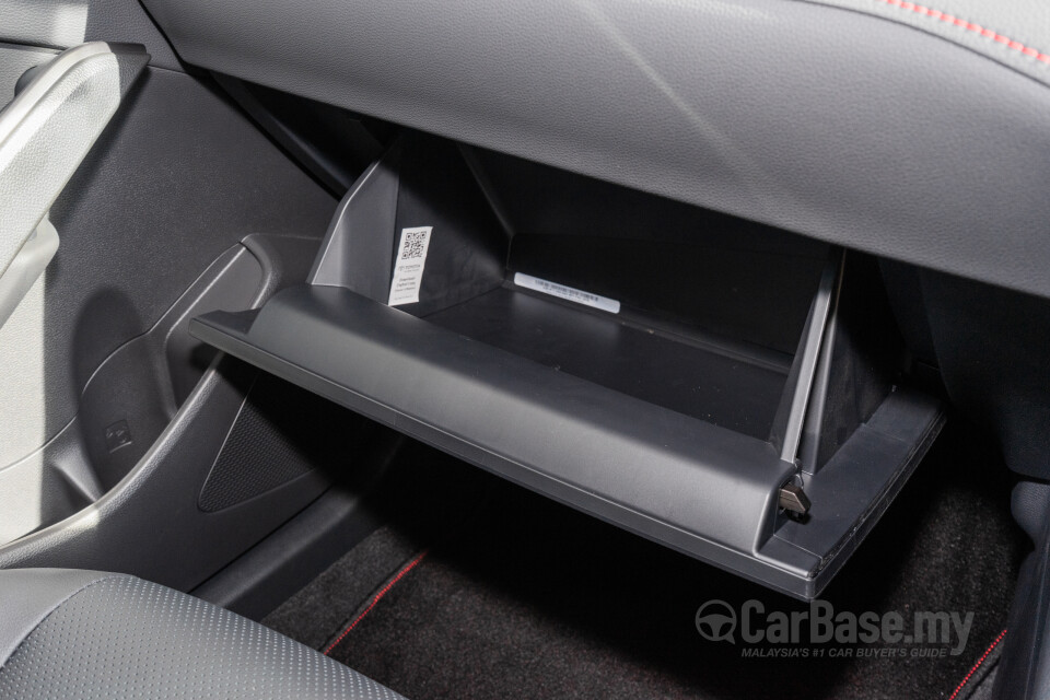 Toyota Corolla Cross XG10 Facelift (2024) Interior