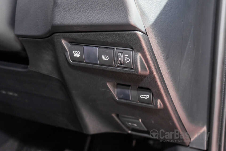 Toyota Corolla Cross XG10 Facelift (2024) Interior
