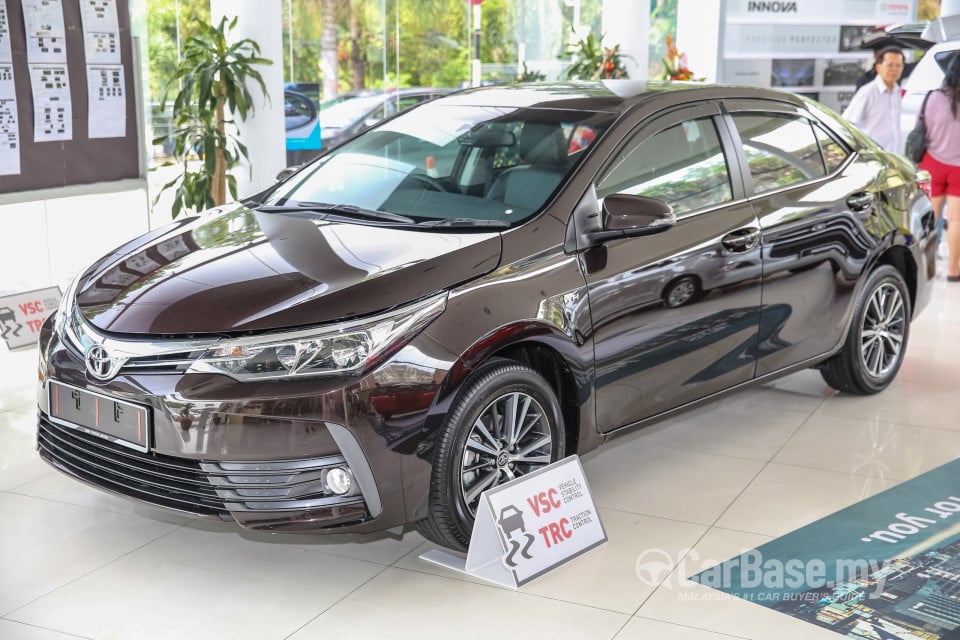 Toyota Corolla E170 facelift  (2016) Exterior