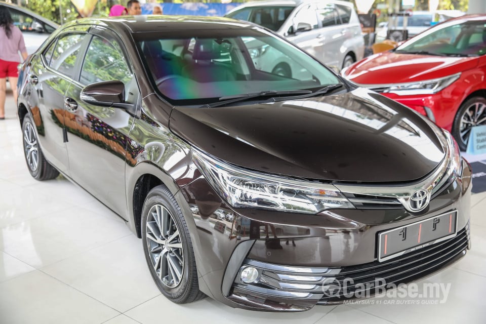 Toyota Corolla E170 facelift  (2016) Exterior