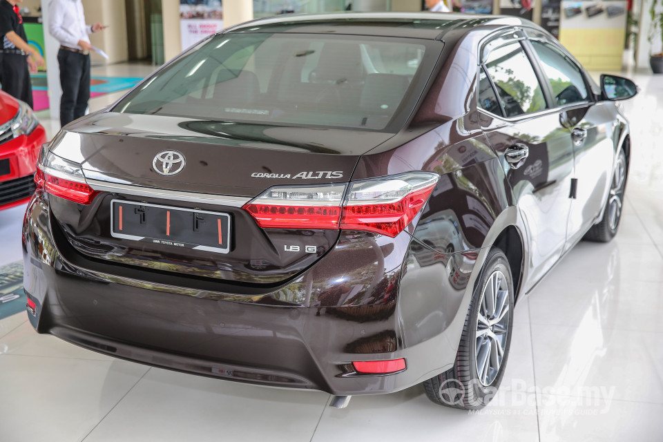 Toyota Corolla E170 facelift  (2016) Exterior