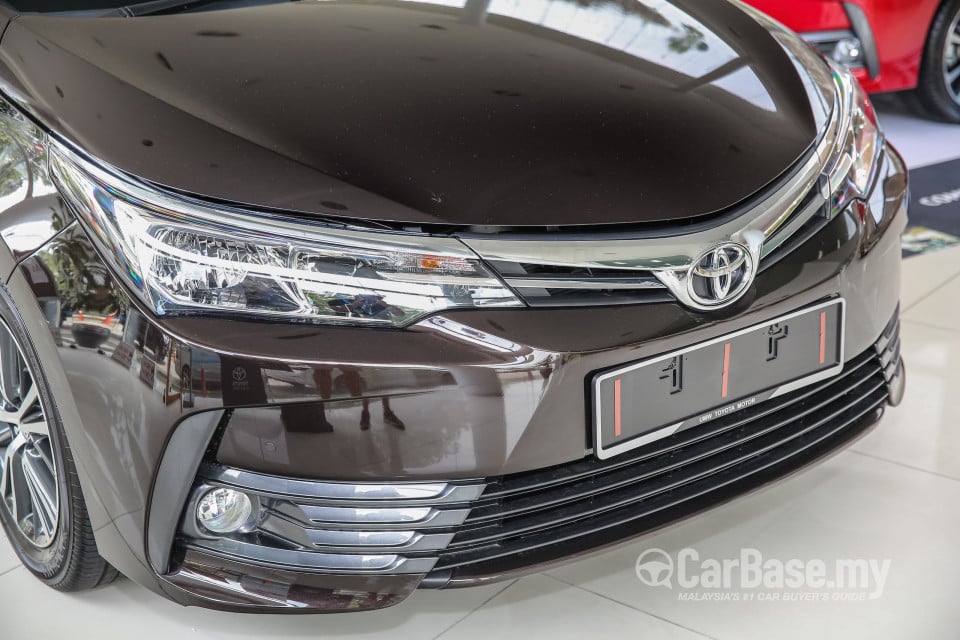 Toyota Corolla E170 facelift  (2016) Exterior