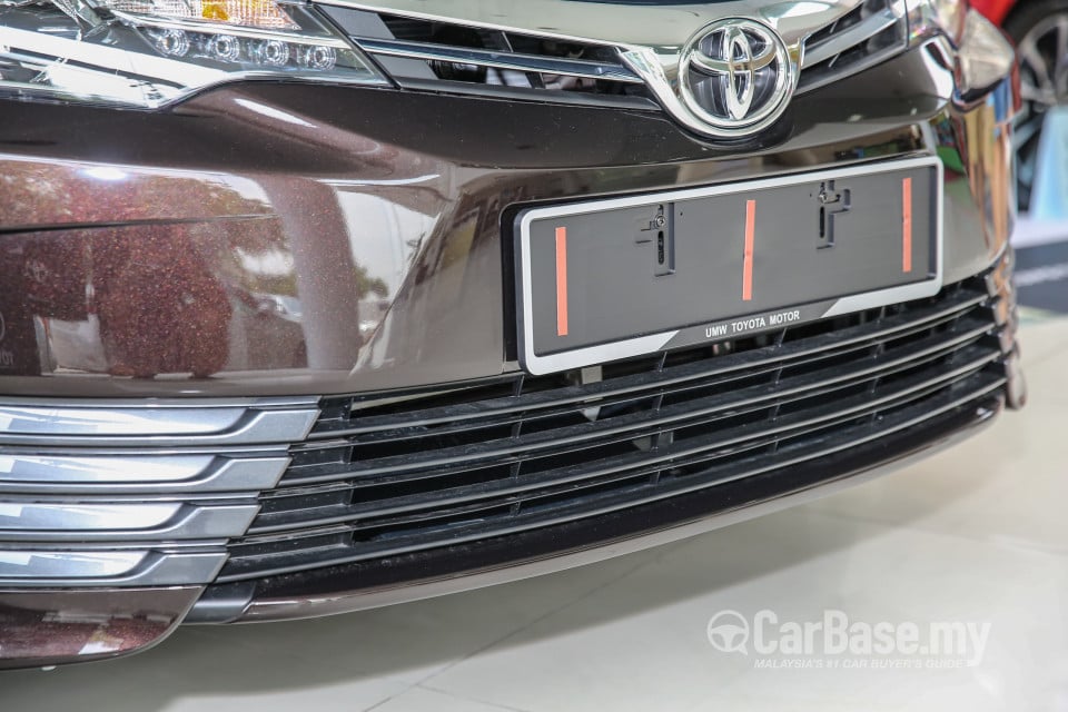 Toyota Corolla E170 facelift  (2016) Exterior