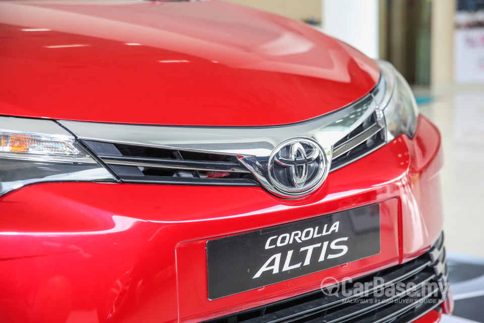 Toyota Corolla E170 facelift  (2016) Exterior