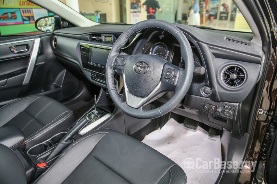 Toyota Corolla E170 facelift  (2016) Interior