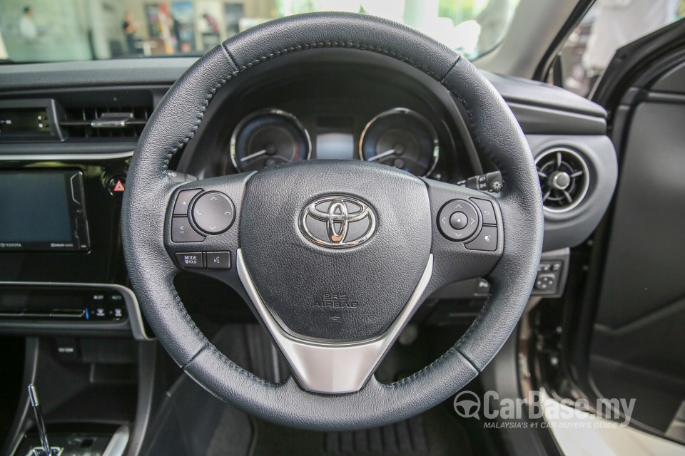 Toyota Corolla E170 facelift  (2016) Interior