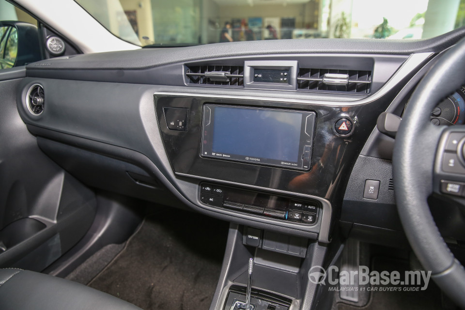 Toyota Corolla E170 facelift  (2016) Interior