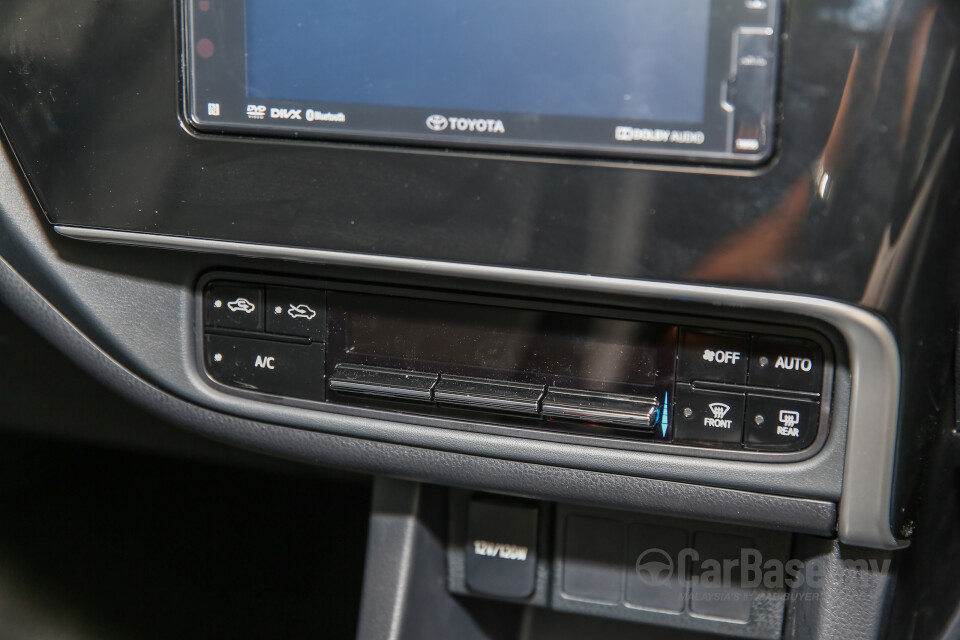 Perodua Aruz D38L (2019) Interior