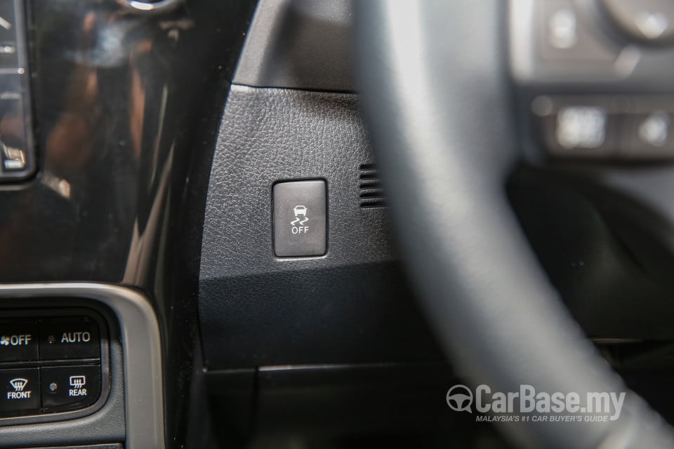 Toyota Corolla E170 facelift  (2016) Interior