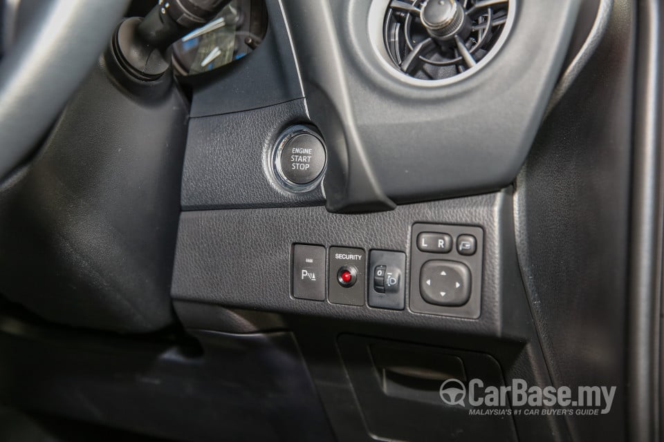 Toyota Corolla E170 facelift  (2016) Interior