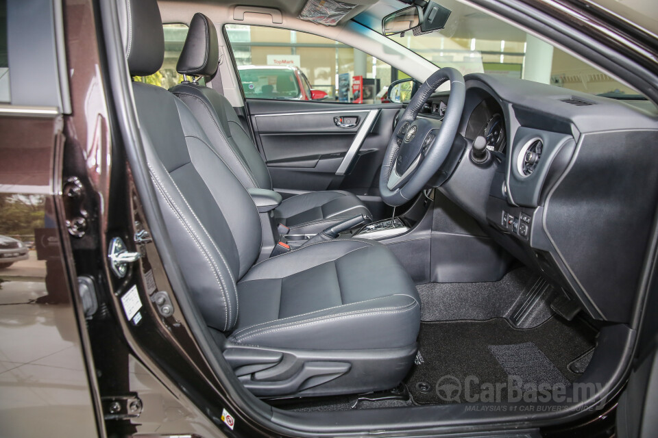 Toyota Fortuner AN160 (2016) Interior