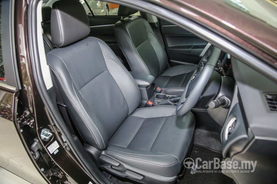 Toyota Corolla E170 facelift  (2016) Interior