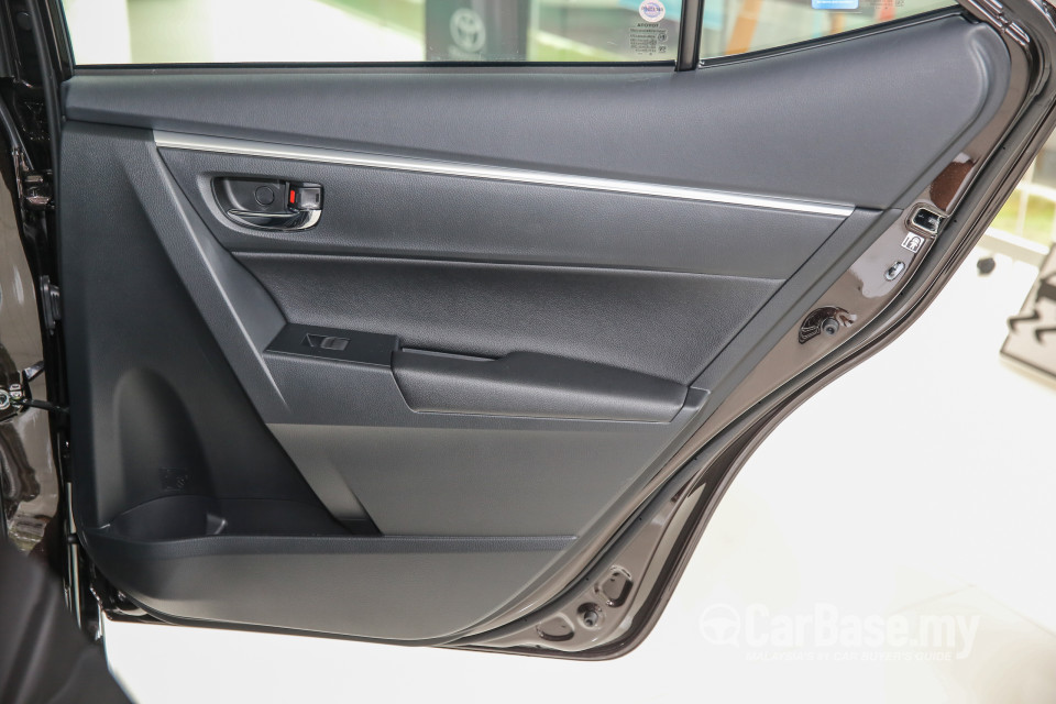 Toyota Corolla E170 facelift  (2016) Interior