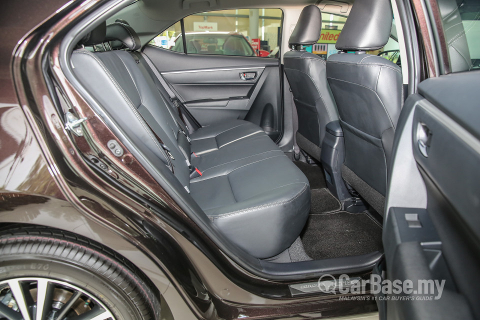 Toyota Corolla E170 facelift  (2016) Interior